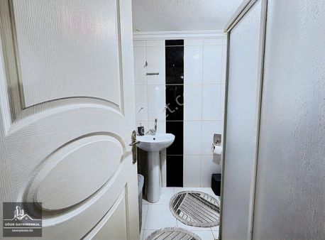 Uğur Gayrimenkul'den Balıkpazarında Satılık 2+1 Daire