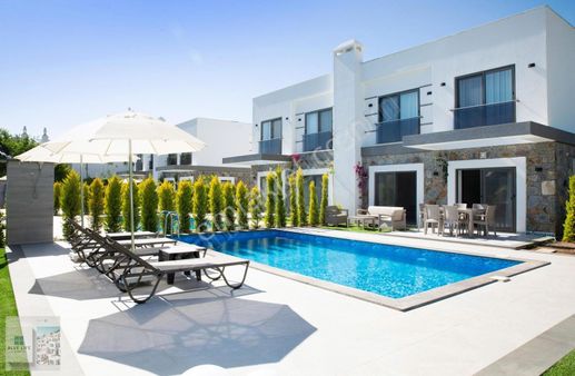 Muğla Bodrum Yalıkavak Merkezde Müstakil Özel Havuzlu Villa