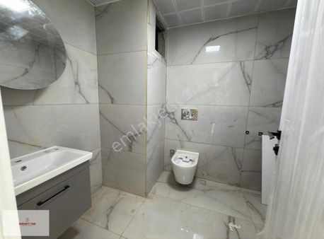 Altıntaş'ta Sıfır Binada Havuzlu Bahçe Katı 1+1 Satılık Daire!