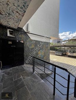 Döşemealtı Yeniköyde Merkezi Konumda Sıfır Satılık 3+1 Daire