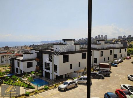 Körfez Mahallesinde 3+1 Kiralık Deniz, Orman Ve Şehir Manzaralı