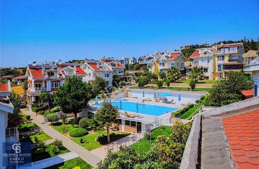 Büyükçekmece Celaliye'de Ayışığı Evlerinde Satılık Villa