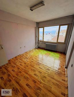 Yürüyüş Yolunda Satılık Ofis