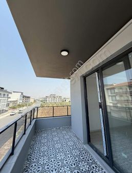 Yorulmaz Gayrimenkulde Cumhuriyette 2+1