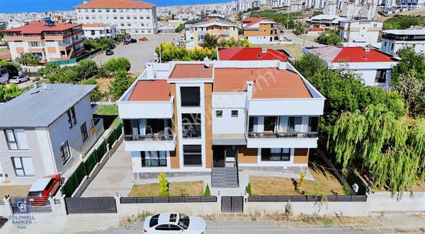 Alanlının En Elit Bölgesinde Kapalı Havuzlu Satılık Lüx Villa