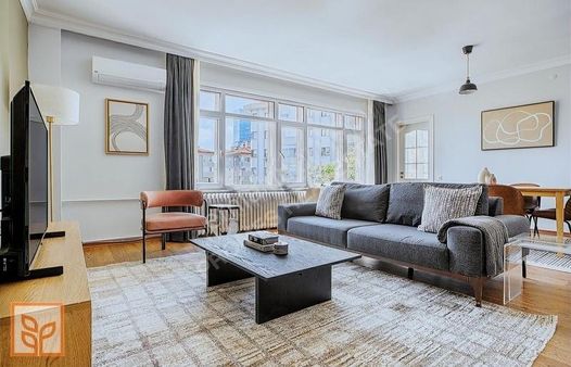 Levent Nisbetiye'de Yenilenmiş Yatırımlık Geniş 2+1 Daire