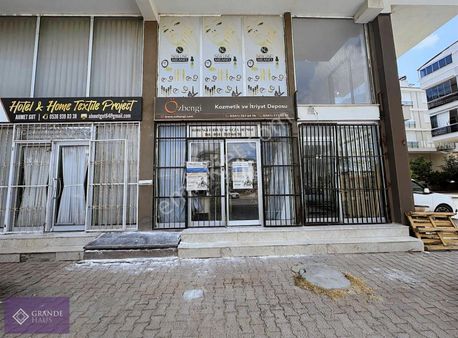 Kızıltoprak Mah. Depolu / Asma Katlı Satılık Dükkan