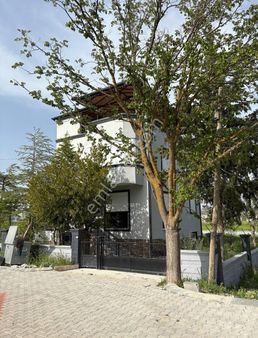 Bağdemağcı Mahallesinde Yazlık Villa