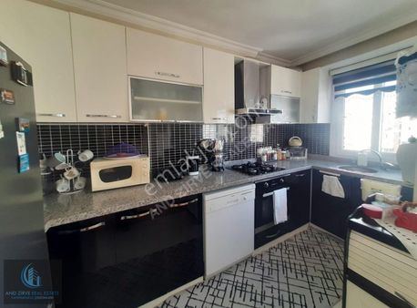 Mersin Viranşehir Mah'de Havuzlu Site Geniş 4+1 Kullanımlı