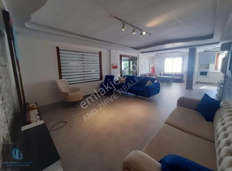 Kuyuluk'da Özel Havuzlu Kombili Bağımsız 5+1 Site İçi Villa