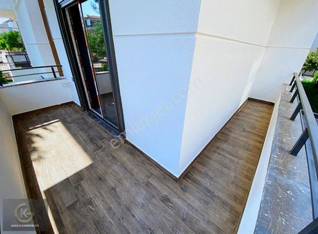 Güçlü Kardeşler Altınoluk Merkezde Asansörlü Lüks 2+1 Daire'ler