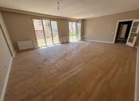 Eyüp Baharkaya Da Büyük Tip Çift Cephe Bahçe Katı 3+1 Daire