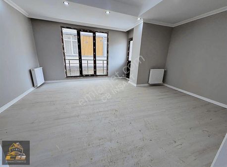 Avcılar Tahtakale Mah Ana Cadde'ye Cephe Kat 2