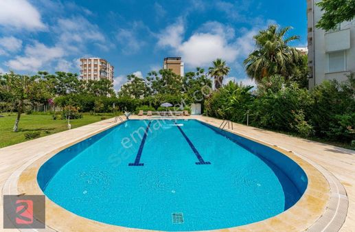 Eski Lara Yoluna 2.parsel Deniz Manzaralı, Sitede Arakat Satılık