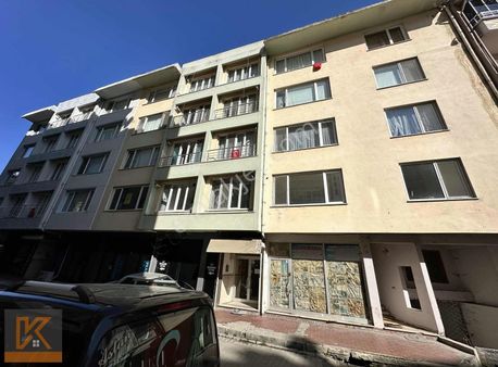 Kaan'dan Soğukkuyuda Merkezi Konumda Satılık 3+1 Geniş Daire