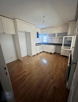 Aile Apartmanında Ters Dublex 3+1 Kiralık Daire