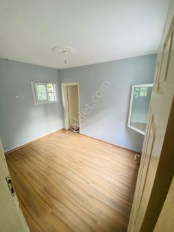 Tek Katli 1+1 Satilik Mustakil Ev