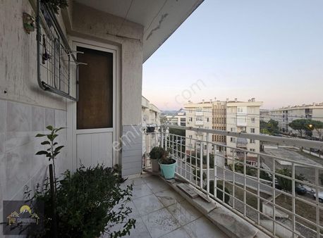 Kuşadası Merkezde Kiralık Kısmi Eşyalı 2+1 Daire