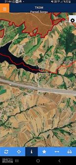 Göl Manzaralı Süper Yer