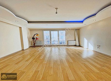 Bahçeşehirin Parlayan Bölgesinde Lüx Tasarımlı Satılık 2+1 Daire