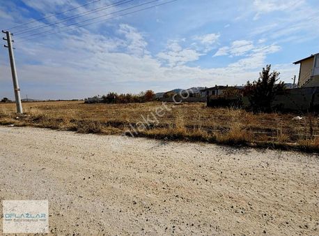 Oflazlar'dan Ladikte Yola Yakın 1093 M2 Köşe Parsel Arsa
