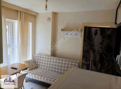 Atlantisten Öğretmenevi Civarı Arakat 1+1 Apart Fırsatı!