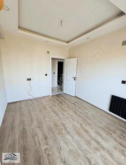 D.bakır Yolu Üzeri Şehir Hastanesinin Karşısında Satılık 4+1