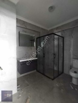 Yalova Armutluda Denize 150 M Ara Kat Acil Satılık 3+1