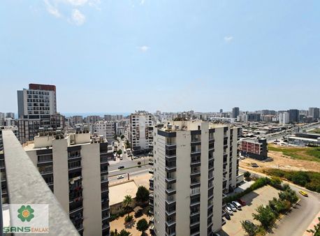 Yenişehir Çiftlikköy'de Havuzlu Deniz Manzaralı Lüks 2+1