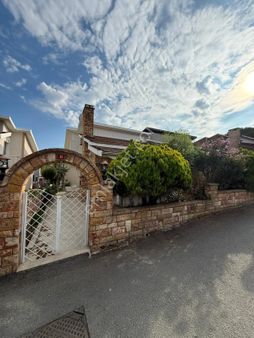 Sılıvrı Selımpaşa’da Plaja Yakın Şömınelı 3+1 Dubleks Vılla Satılık!