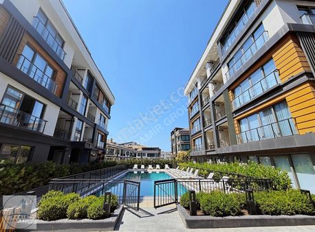 Büyükçekmece'de Kelepir,havuzlu,site İçi Geniş 2+1 Sıfır Daire