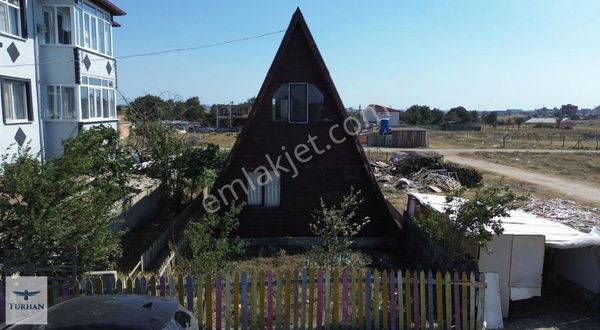 Turhan Emlak'tan Pınarça'da İmarlı Arsa Üzerinde Bungalov Ev