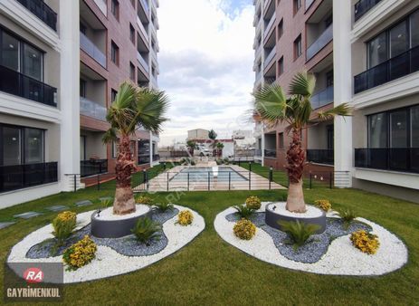 Silivri Yeni Mh. Merkezi Konumda Havuzlu Butik Site İçi 2+1