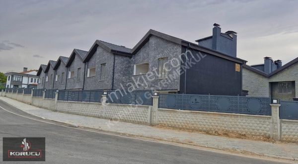 İsmailkaya Cad Yakını Sille Ak Mah. 4+1 Jakuzili Satılık Villa