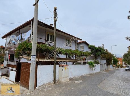 Barış Manço Kavşağı Mevkinde 3 Katlı Doğal Gazlı Müstakil Ev