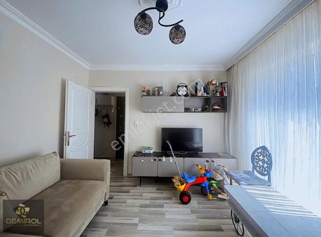 "demiroldan" 100.yıl Alt Yolda 3 Balkonlu Masrafsız Satılık 2+1