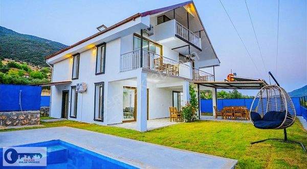 Kaş Kalkan'da Süresiz Belgeli Müstakil Tripleks 4+1 Villa