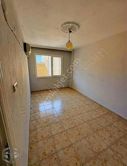 İzmir Selçuk Cumhuriyet Mahallesinde Geniş, Yatırımlık 3+1