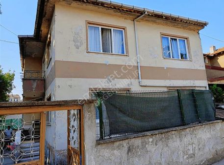 Derince De Fırsat Müstakil İki Katlı Apartman.