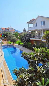 Öğretmen Emlaktan Akbükte Yeşil Vemavinin İçinde Havuzlu Dubleks