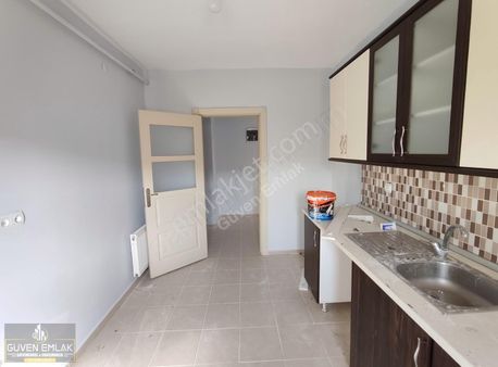 Güven Emlak'tan Karagöz Tokide Kiralık 3+1 Arakat Daire