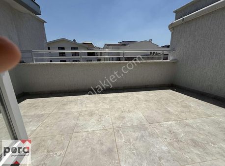 Pera'dan Kat Mülkiyetli Çift Balkonlu 80m2 Net 1+1 Dubleks