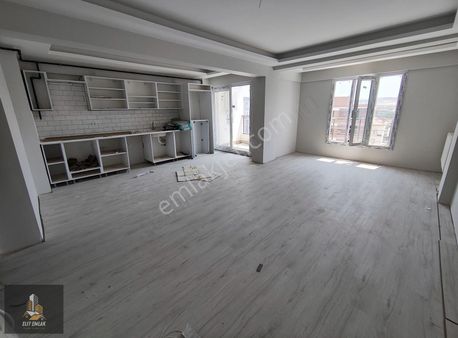 Elit Emlak'tan Ring Yolu Üzerinde Satılık Daire