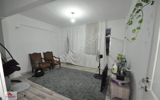 Bayrampaşa Kartaltepe Kaçmazdan Satılık 72m2 Arakat Balkonlu Temiz Daire