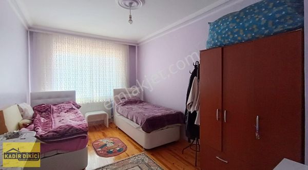 Kadir Dikici'den Novaland Avm Arkası Cadde Üzeri Satılık3+1daire