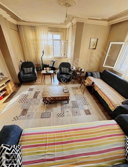 Göztepe Meydanda Cad Üzeri 2 Cepheli 2+1 Arakat Daire