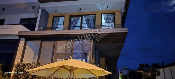 Cumhuriyet Mah.eşsiz Lokasyon Denize Sıfır Villa Eray Gök Emlak