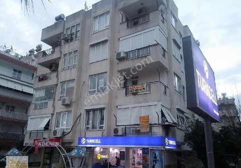 Konyaaltı Atatürk Bulvarında İşyerine Uygun Daire.