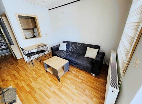 Görüklede Cadde Üstü Satılık Arakat Ayrı Mutfaklı 1+1 Daıre