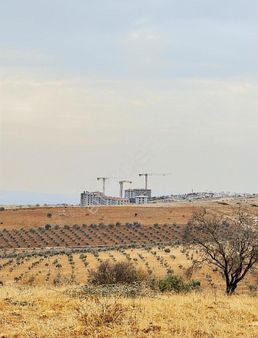 Özkanlardan Oguzeli Toki Konutları Karşısında 20.045 Mt Arazi